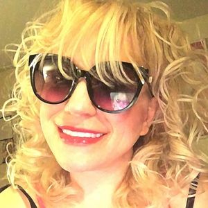 Meet your Posher, Cindy